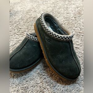 Pre- owned KID'S UGG TASMAN II – COZY & VERSATILE SLIP-ON COMFORT